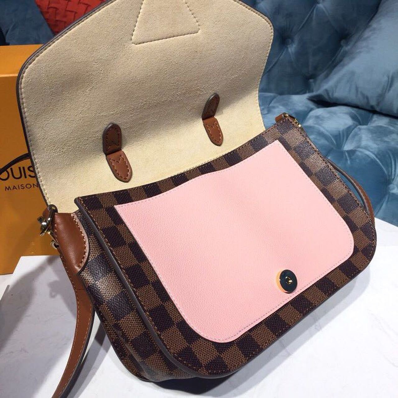 Louis Vuitton Trendy Crossbody Bag Damier Ebene Canvas Spring/Summer Collection N40147, Venus