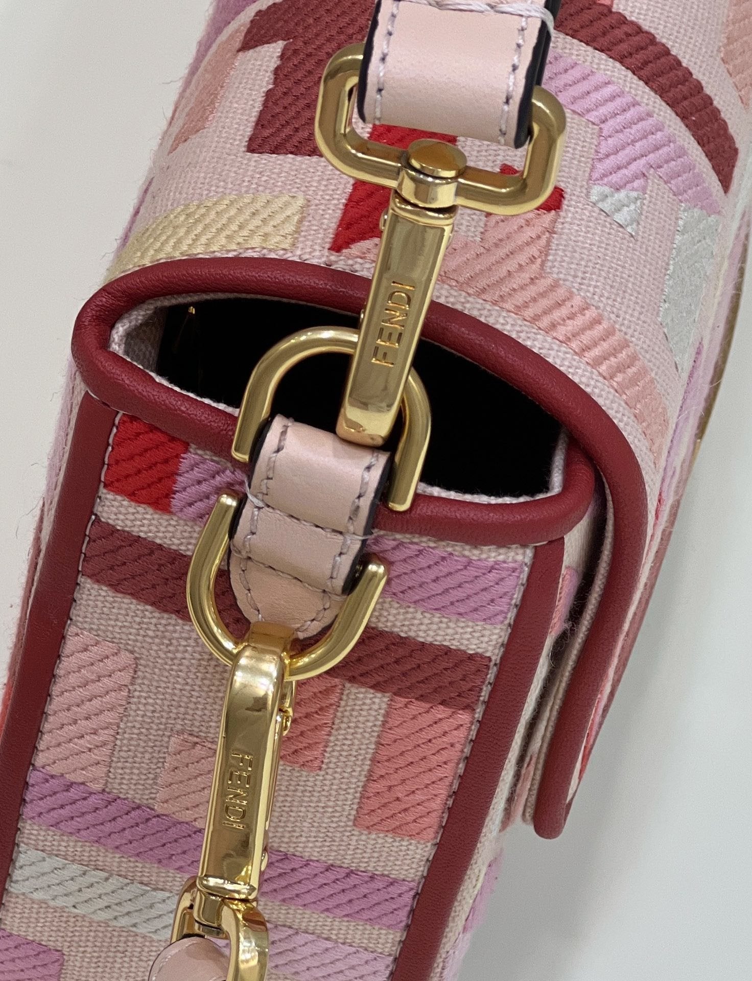 Fendi Baguette Midi 27cm Pink
