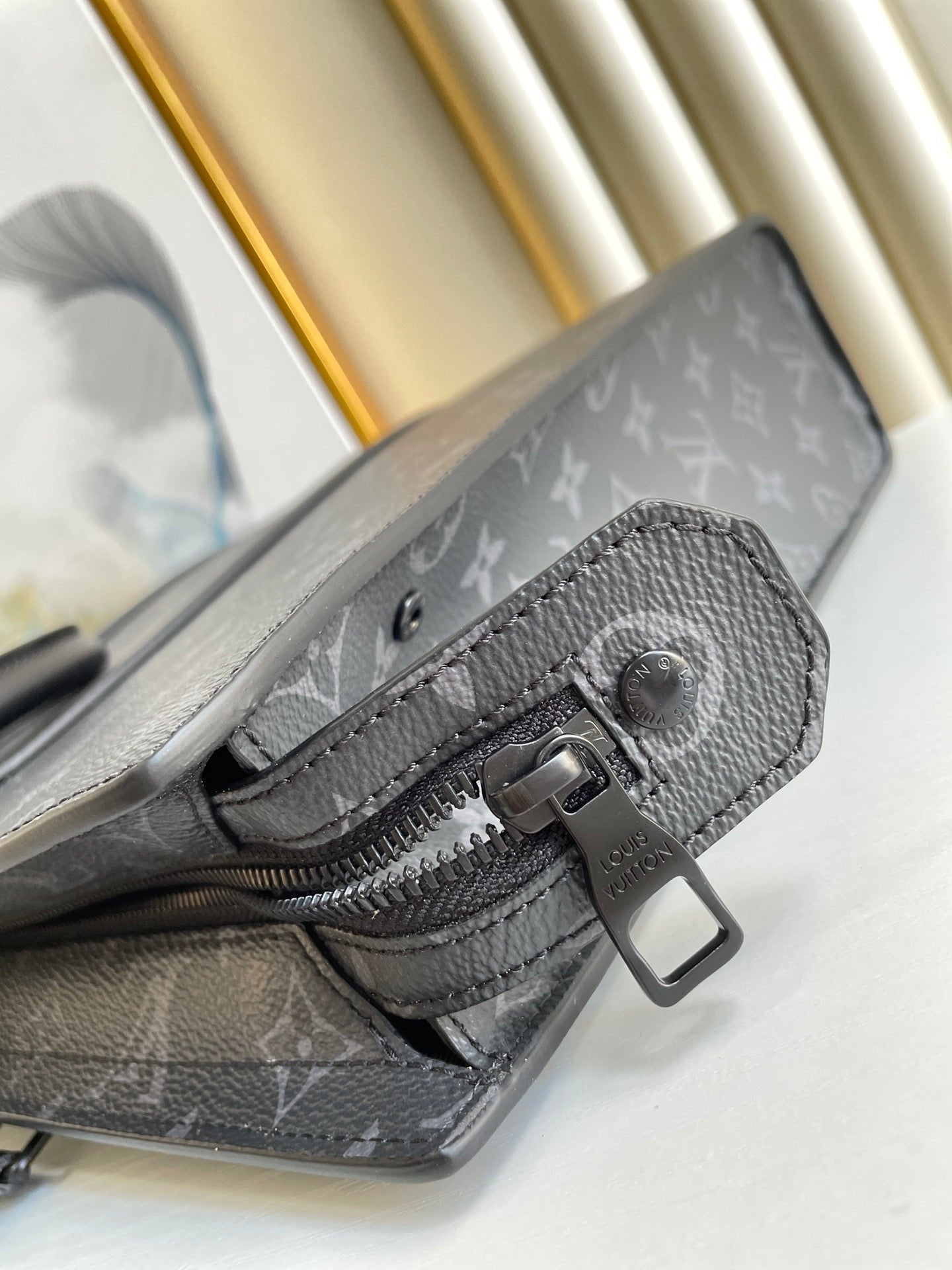 Louis Vuitton Sac Plat Horizontal Zippe 39cm