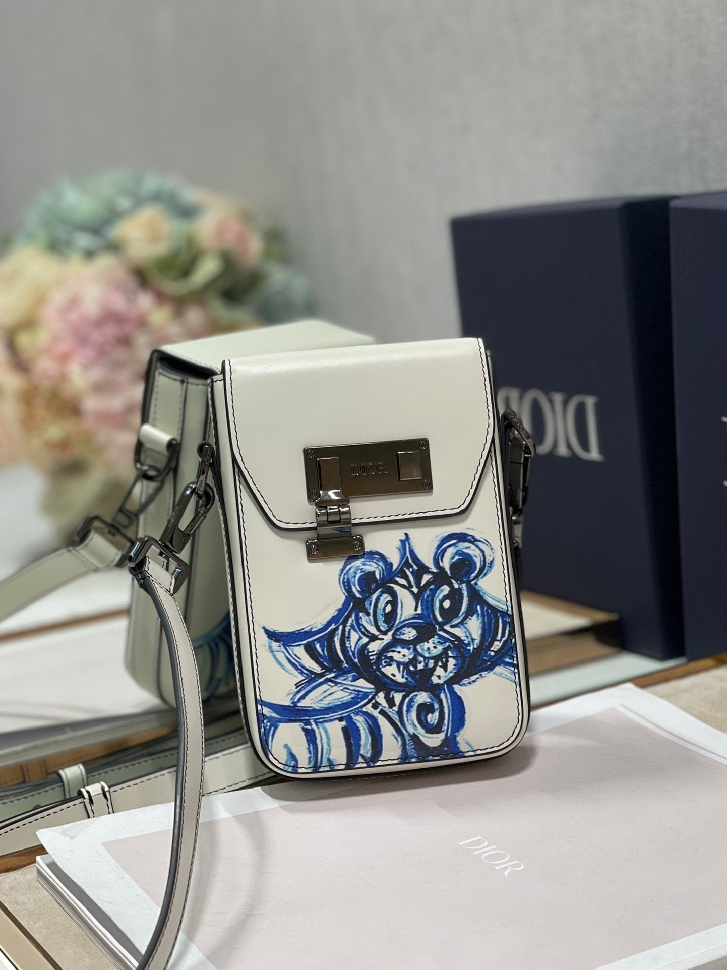Christian Dior D-Bubble Bucket Bag 19cm White