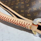 Louis Vuitton Artsy MM Bag 42cm Monogram Canvas Spring/Summer Collection M40249 Brown
