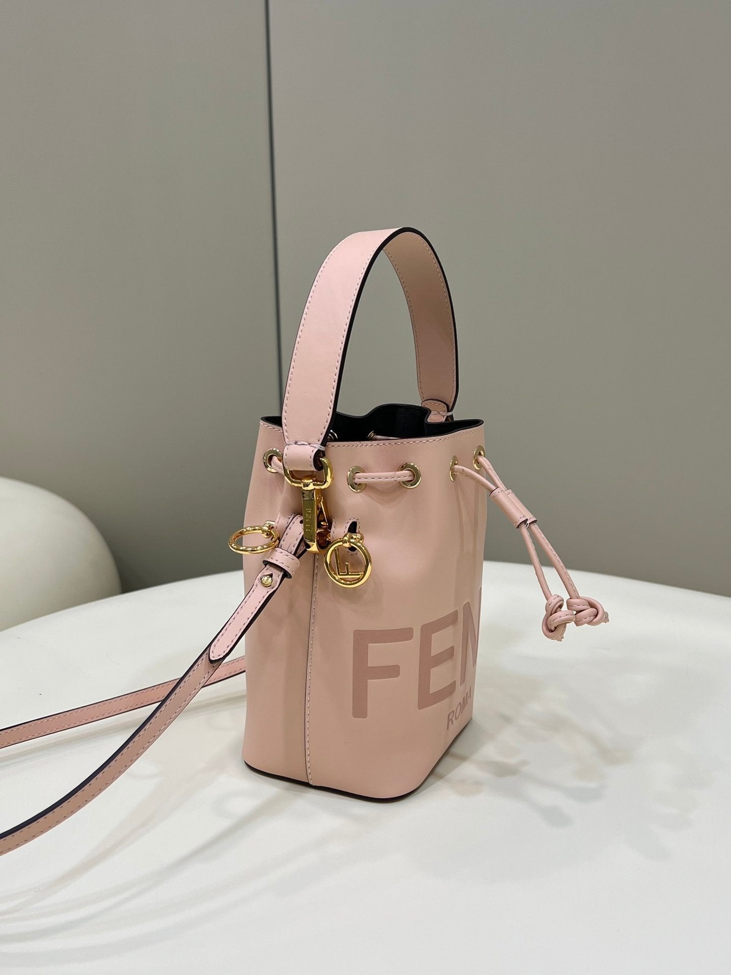 Fendi Bucket Bag Mon Tresor 18cm Pink