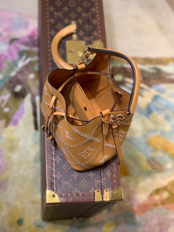 Louis Vuitton The NéoNoé MM M46029 Bucket Bag In Monogram Empreinte Arizona 20cm Brown / Crème Beige