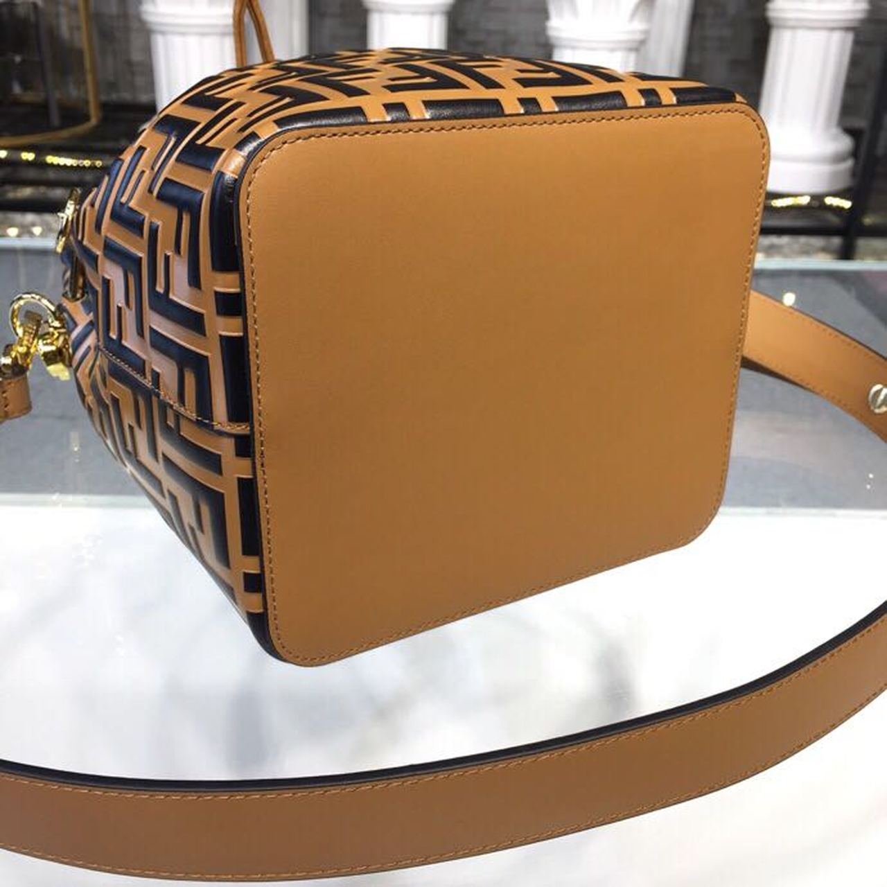 Fendi FF Logo Mon Tresor Bucket Bag Calfskin Leather 25cm Fall/Winter Collection, Brown