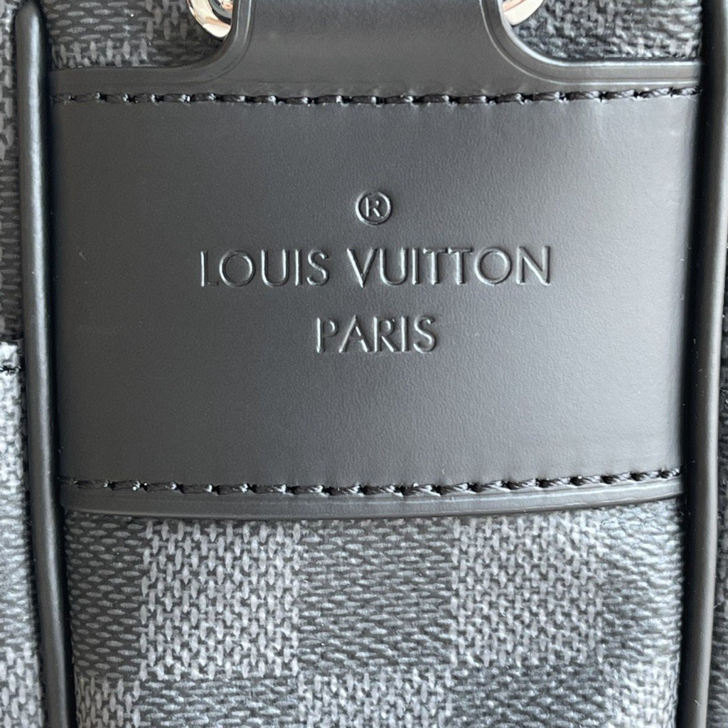 Louis Vuitton Christopher Messenger Bag Damier Graphite 33cm