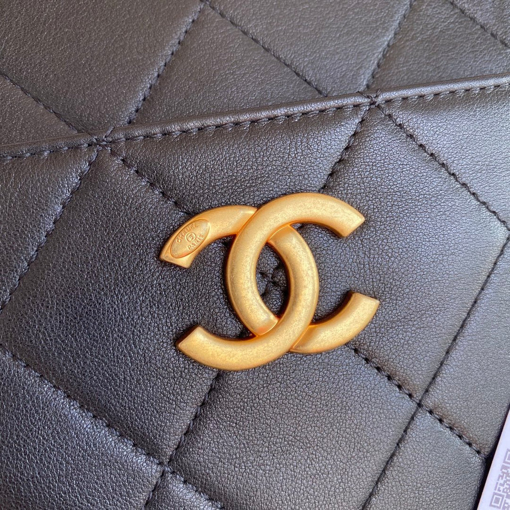 Chanel Maxi Shopping Bag 30cm Black