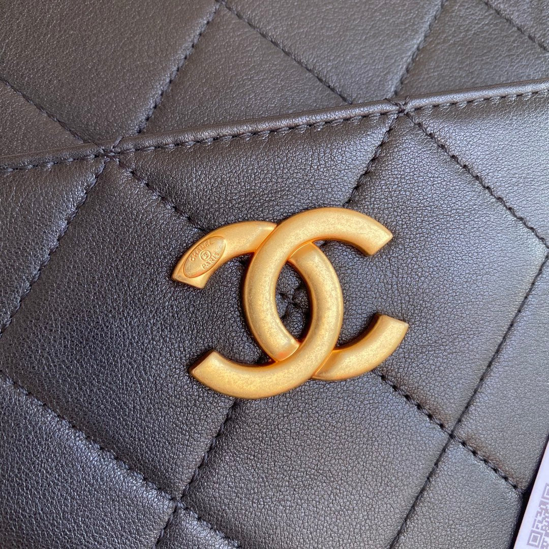Chanel Maxi Shopping Bag 30cm Black