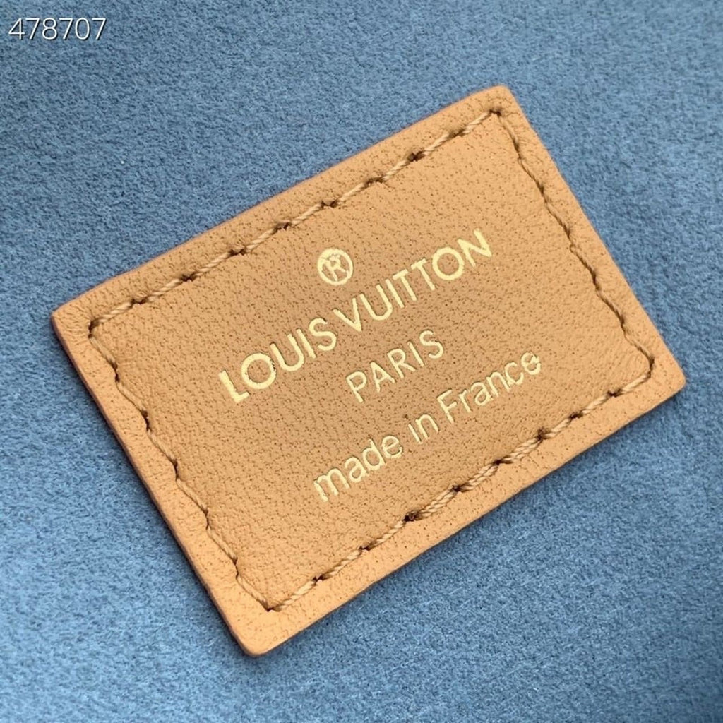 Louis Vuitton Coussin PM Bag 26cm Monogram Embossed Puffy Lambskin Leather Spring/Summer Collection M57793 Brown