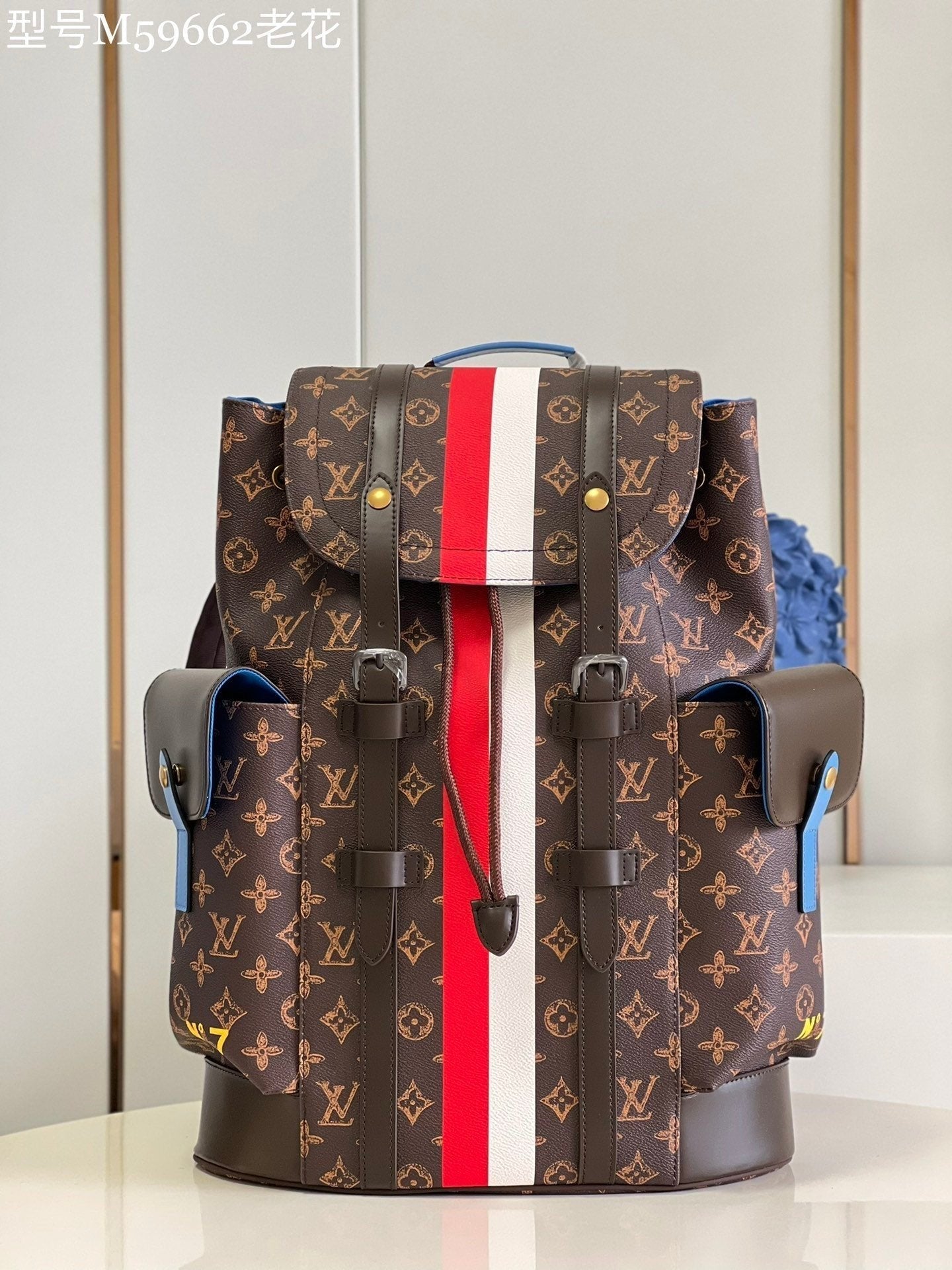 Louis Vuitton M59662 Christopher 44cm