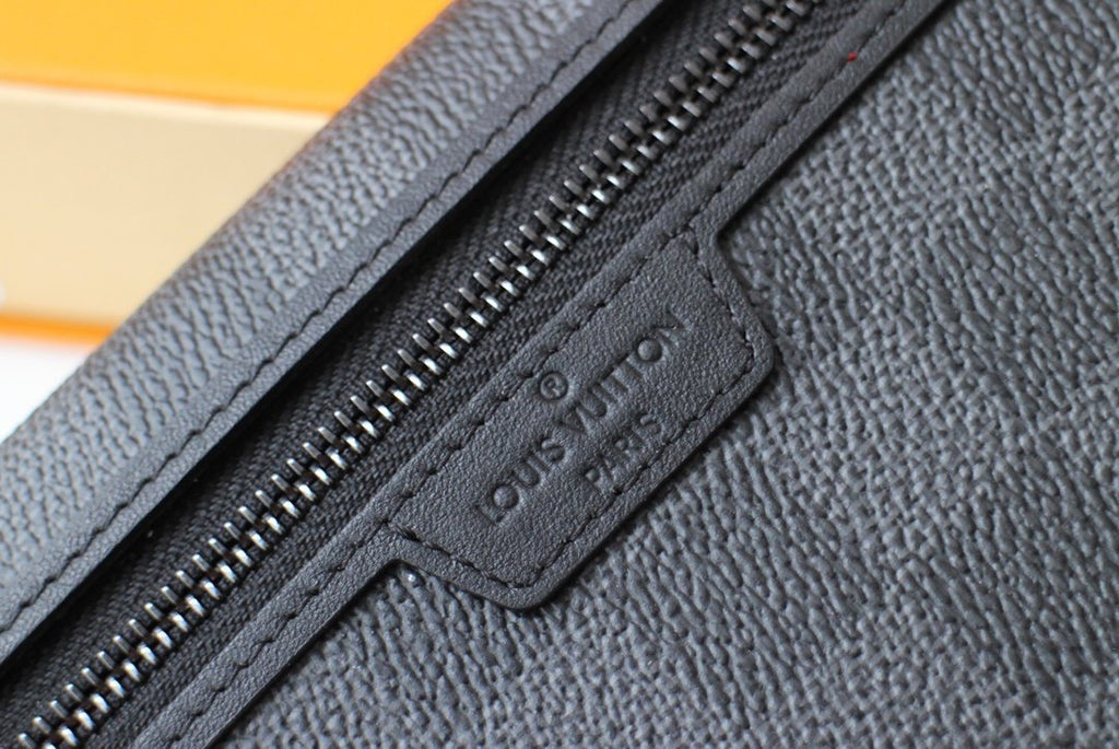 Louis Vuitton Daimer Graphite Black