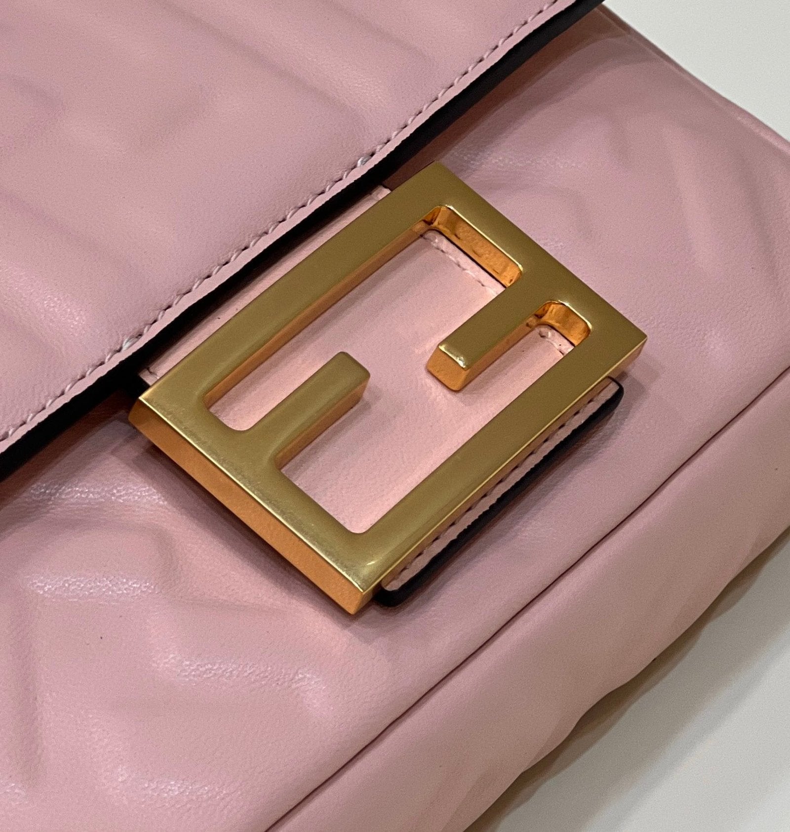 Fendi Baguette Bag 19cm Pink