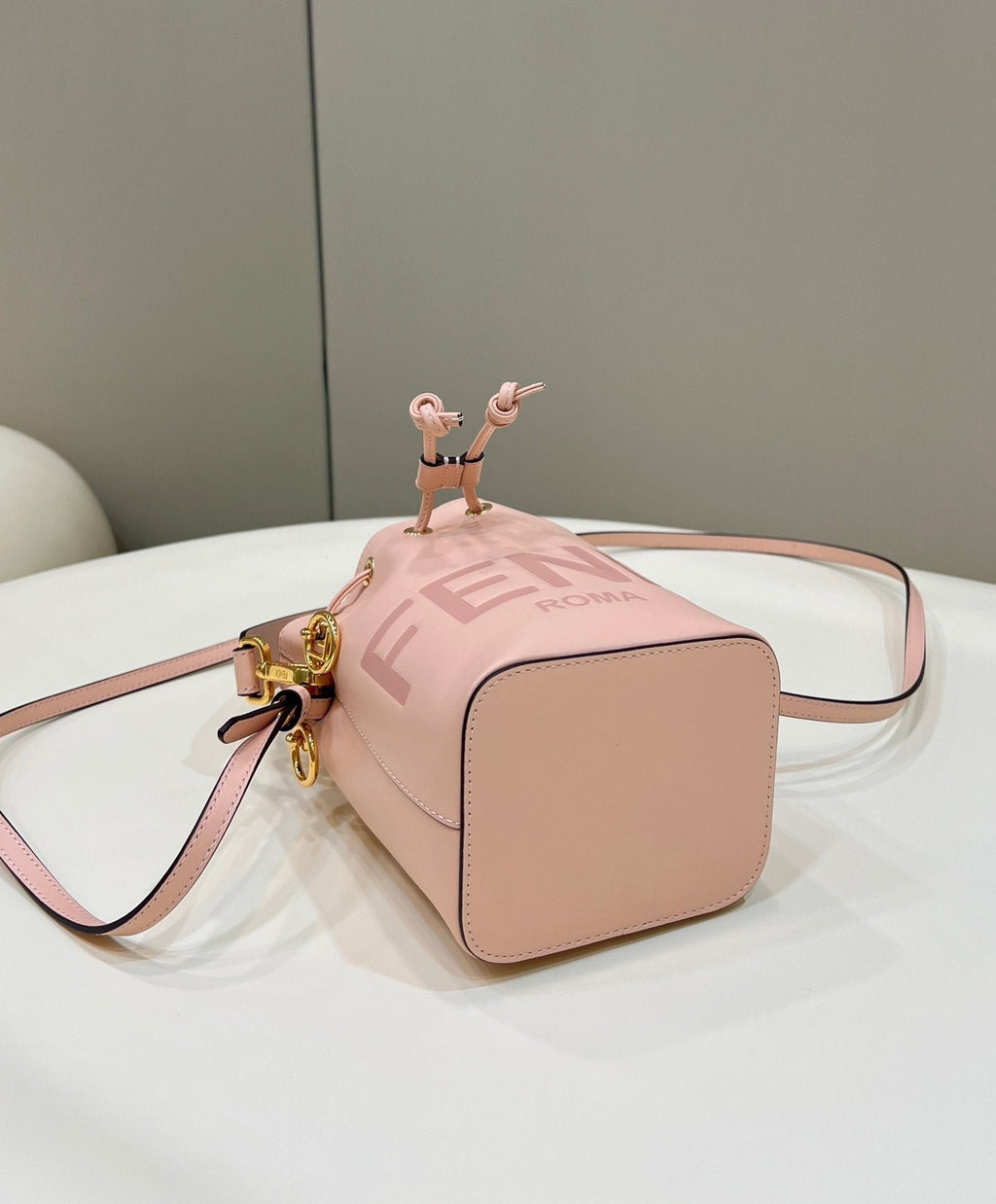 Fendi Bucket Bag Mon Tresor 18cm Pink