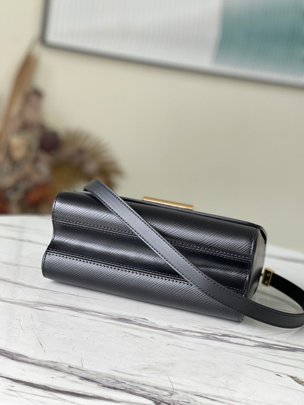Louis Vuitton Twist MM 23cm Black