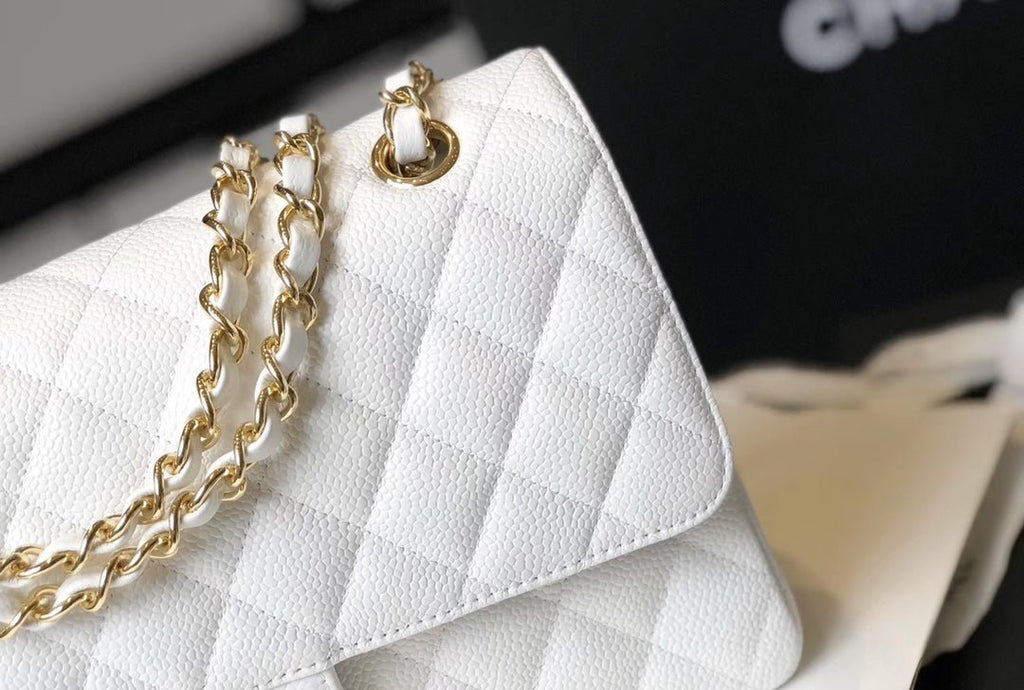 Chanel Classic Medium Flapbag Gold Hardware 26cm White