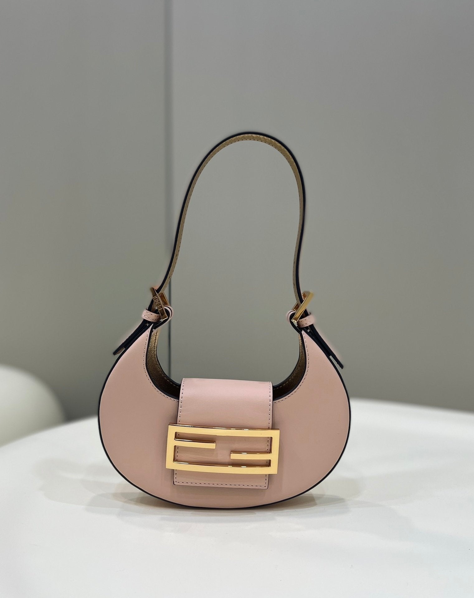 Fendi Cookie 19cm Pink