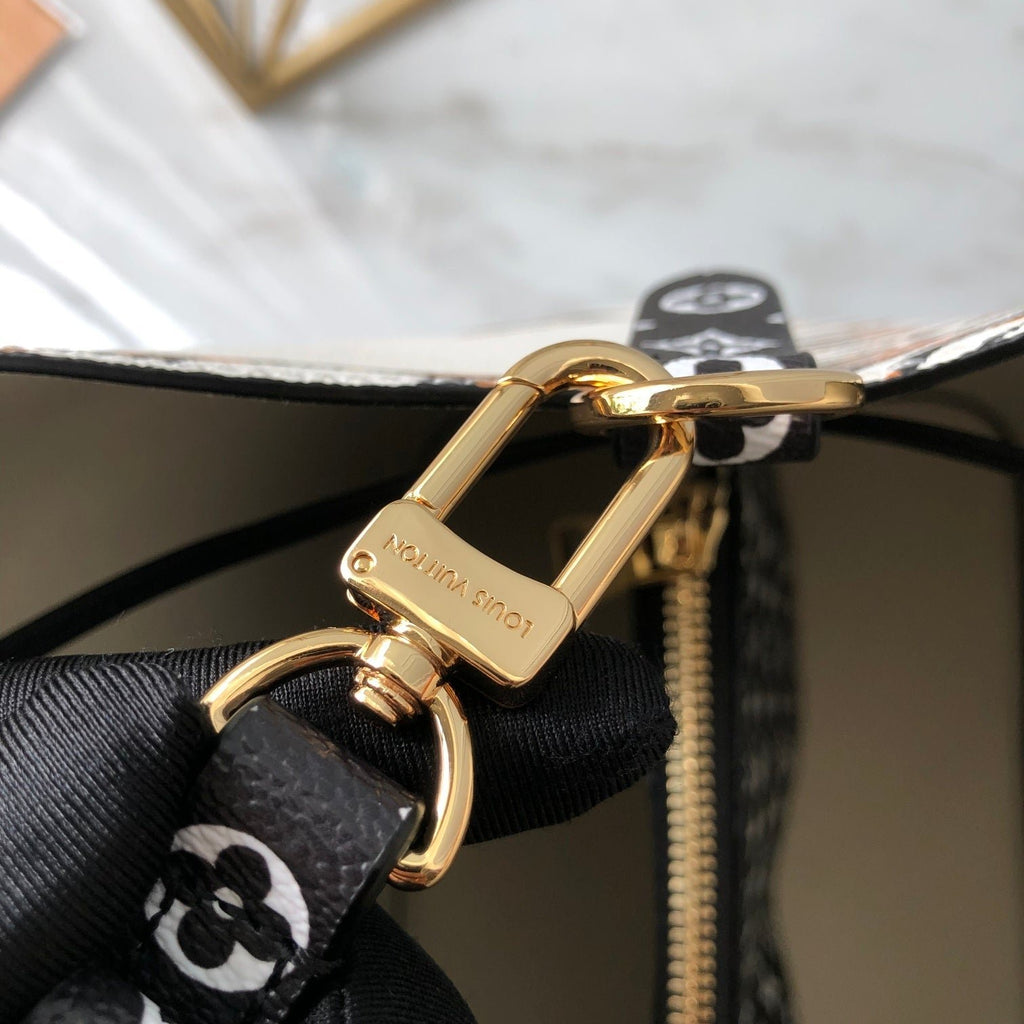 Louis Vuitton NeoNoe Bucket Bag 26cm White