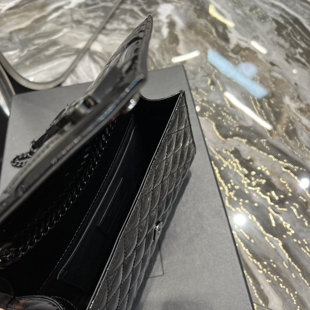 Saint Laurent Envelope Bag 21cm