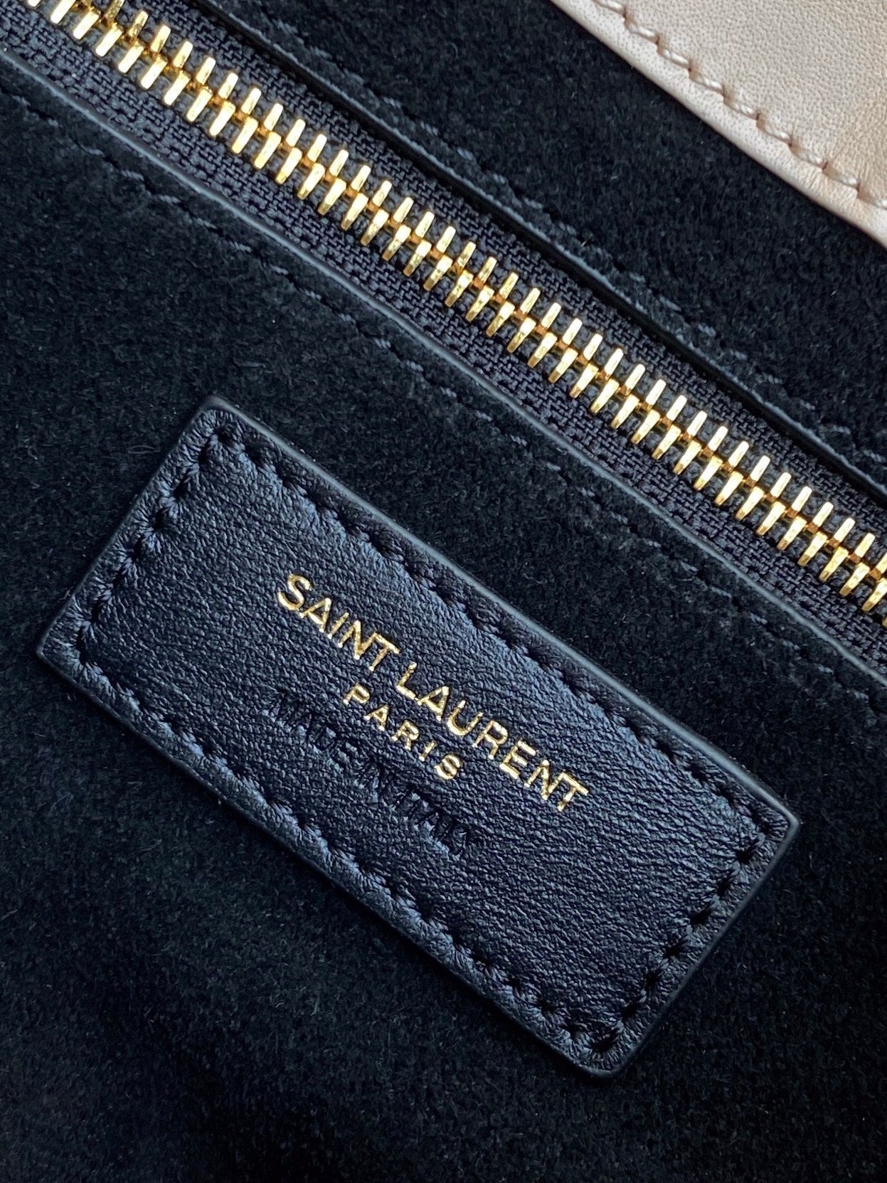 Saint Laurent LE5A7 Hobo Bag 25cm