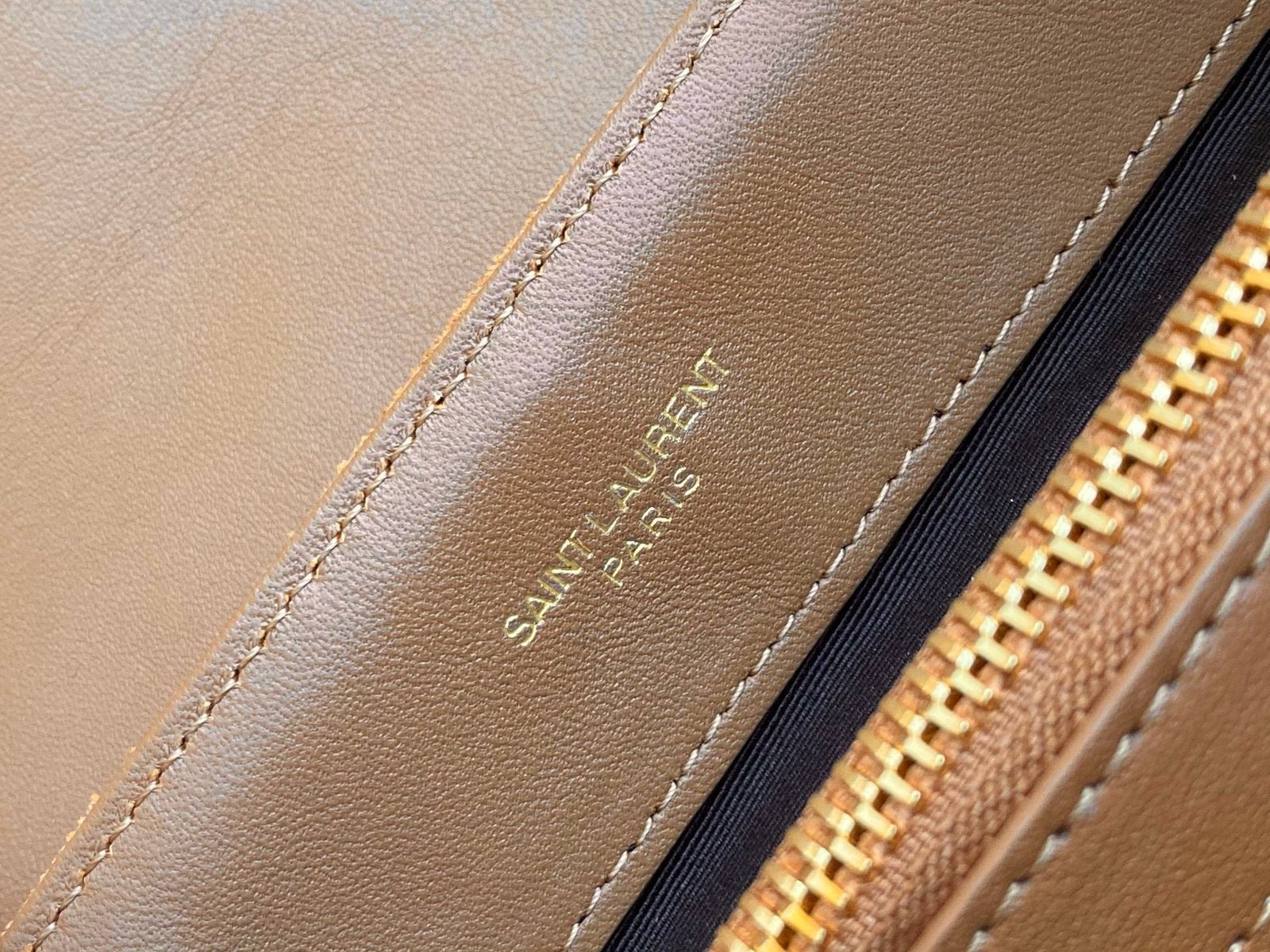 Saint Laurent Loulou Small Chain Bag With Gold Hardware 25cm
