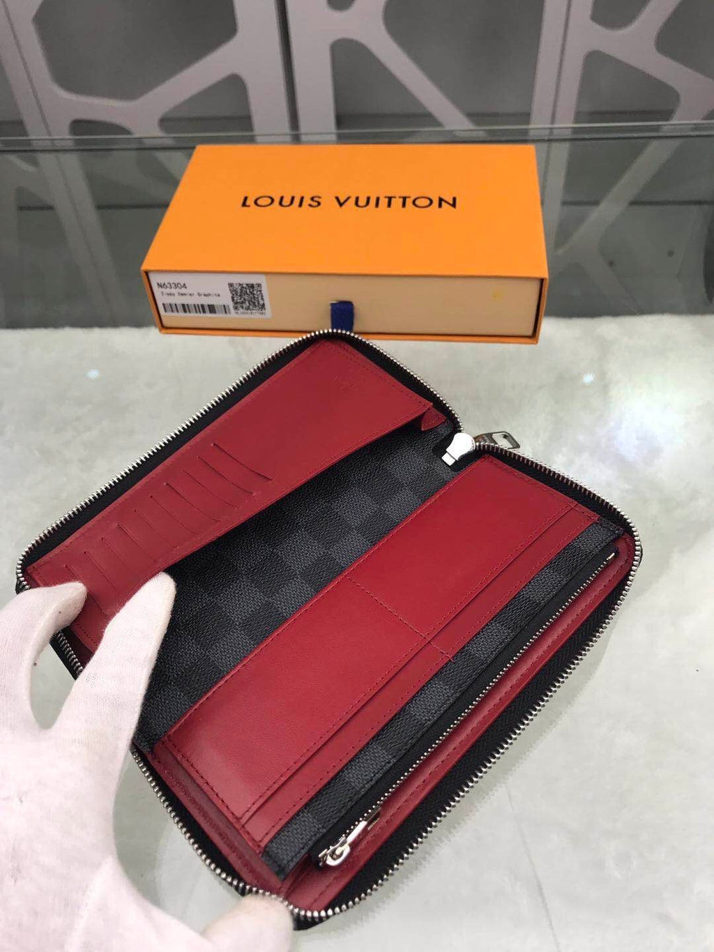 Louis Vuitton Zippy Vertical Wallet 20cm