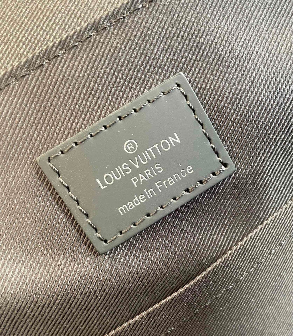 Louis Vuitton M45272 District PM 25cm