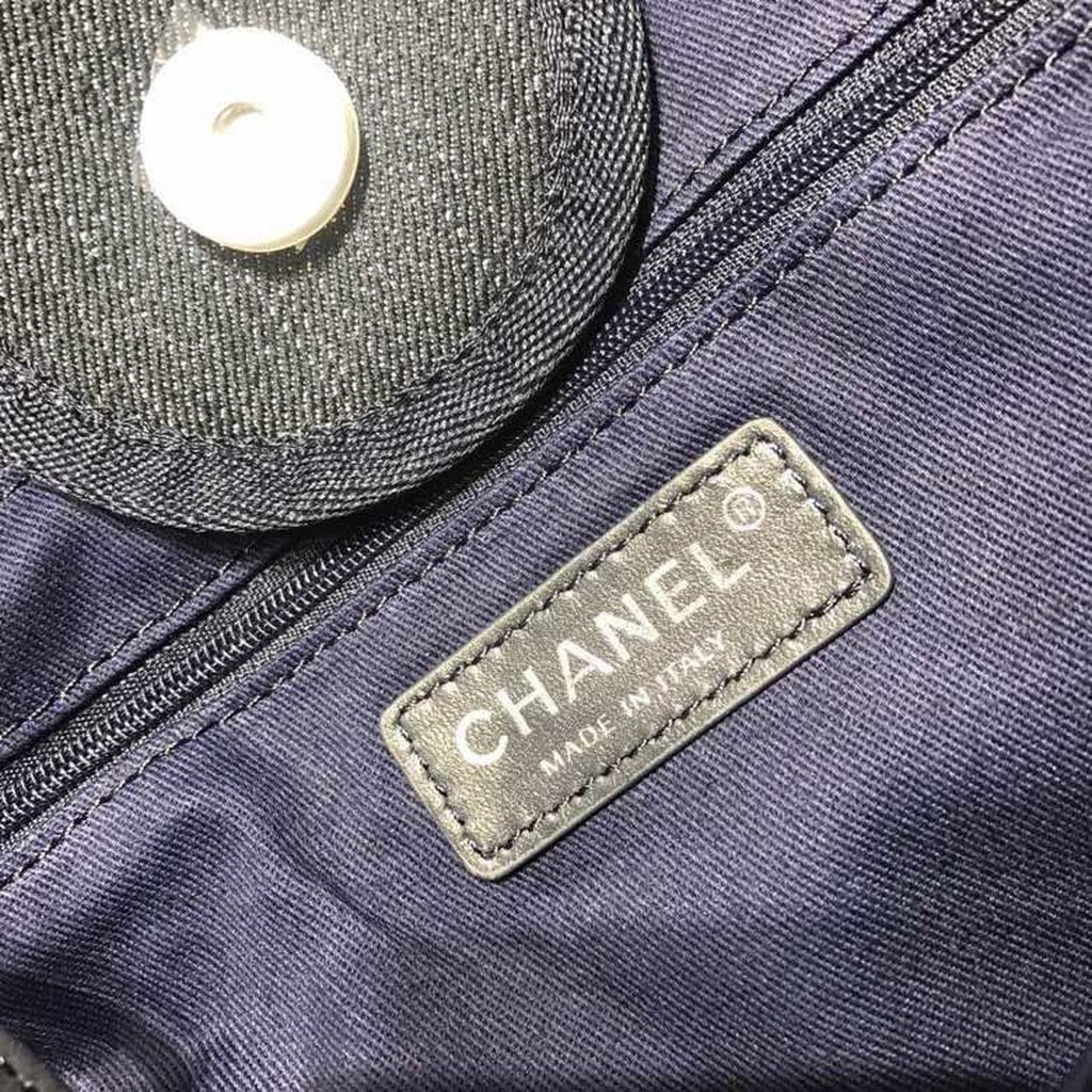 Chanel Deauville Tote 38cm Canvas Bag Spring/Summer Collection Dark Blue Denim/White