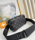 Louis Vuitton M45579 Horizon Clutch 21cm