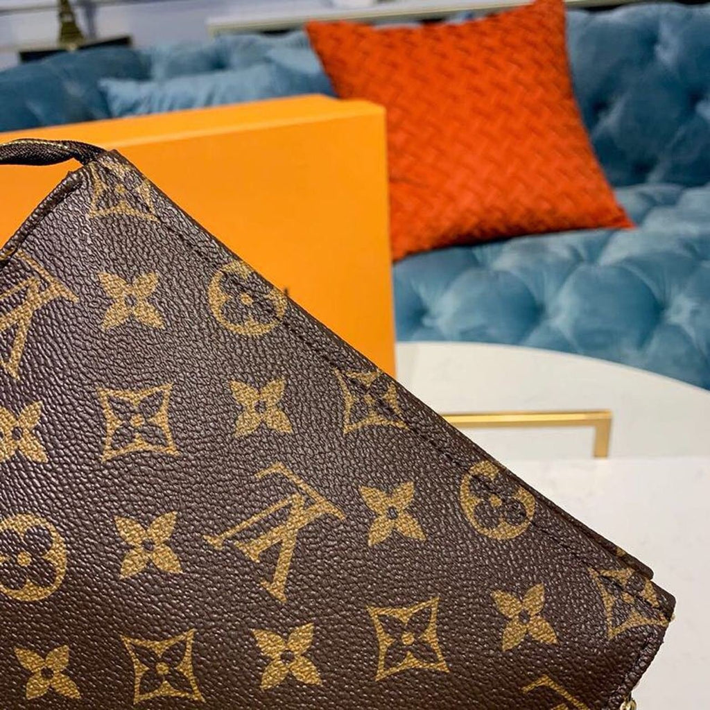 Louis Vuitton Toiletry Pouch 20cm Monogram Canvas Spring/Summer Collection M47544, Beige