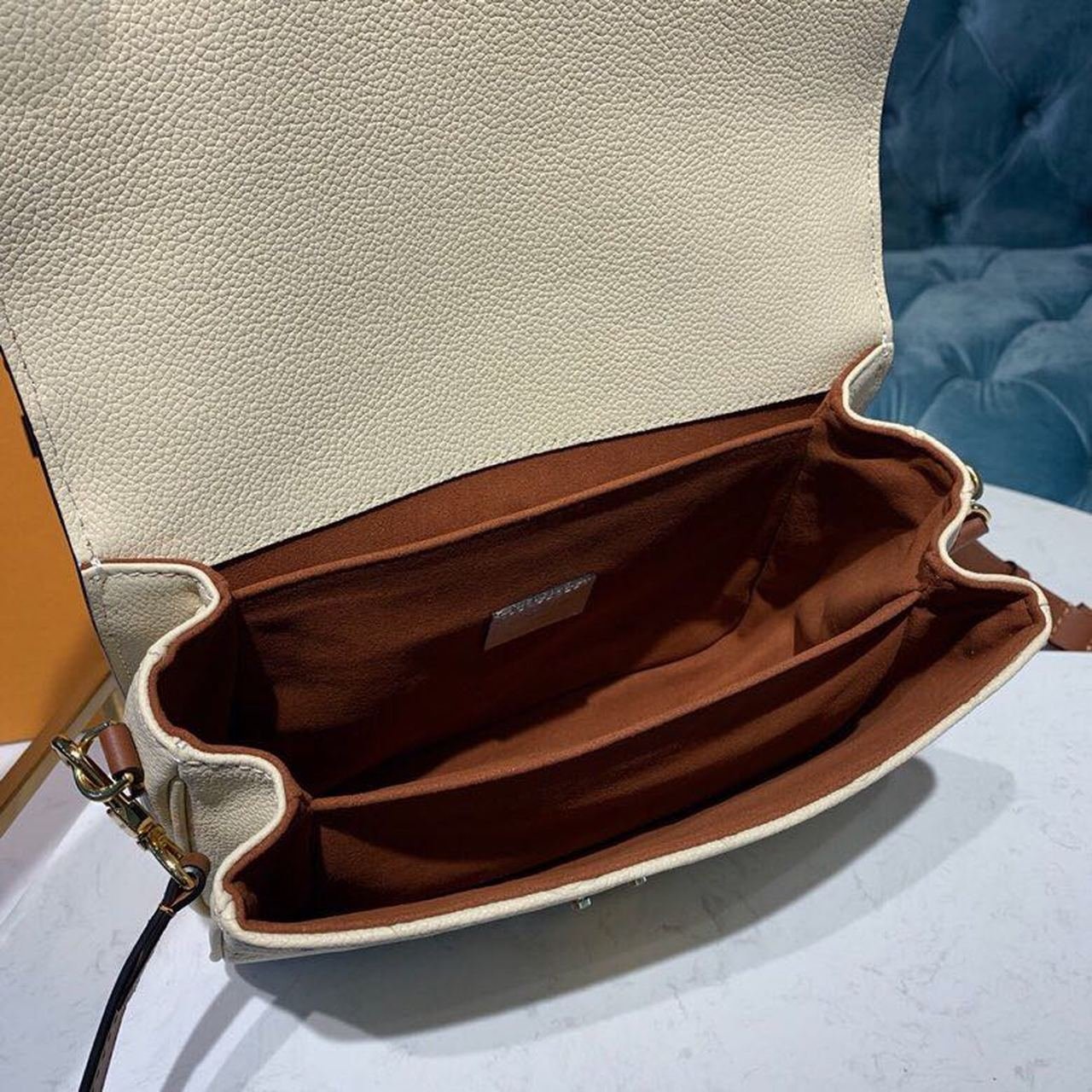 Louis Vuitton Pochette Métis Bag 25cm Monogram Empreinte Canvas Spring/Summer Collection M53940 Crème Beige/Caramel