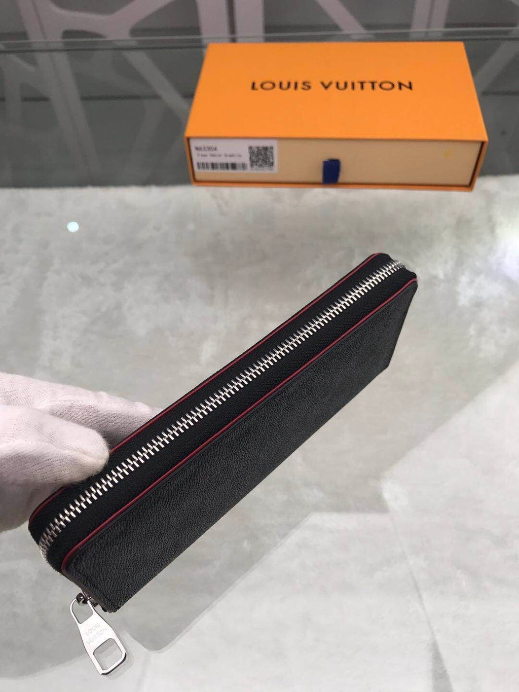 Louis Vuitton Zippy Vertical Wallet 20cm