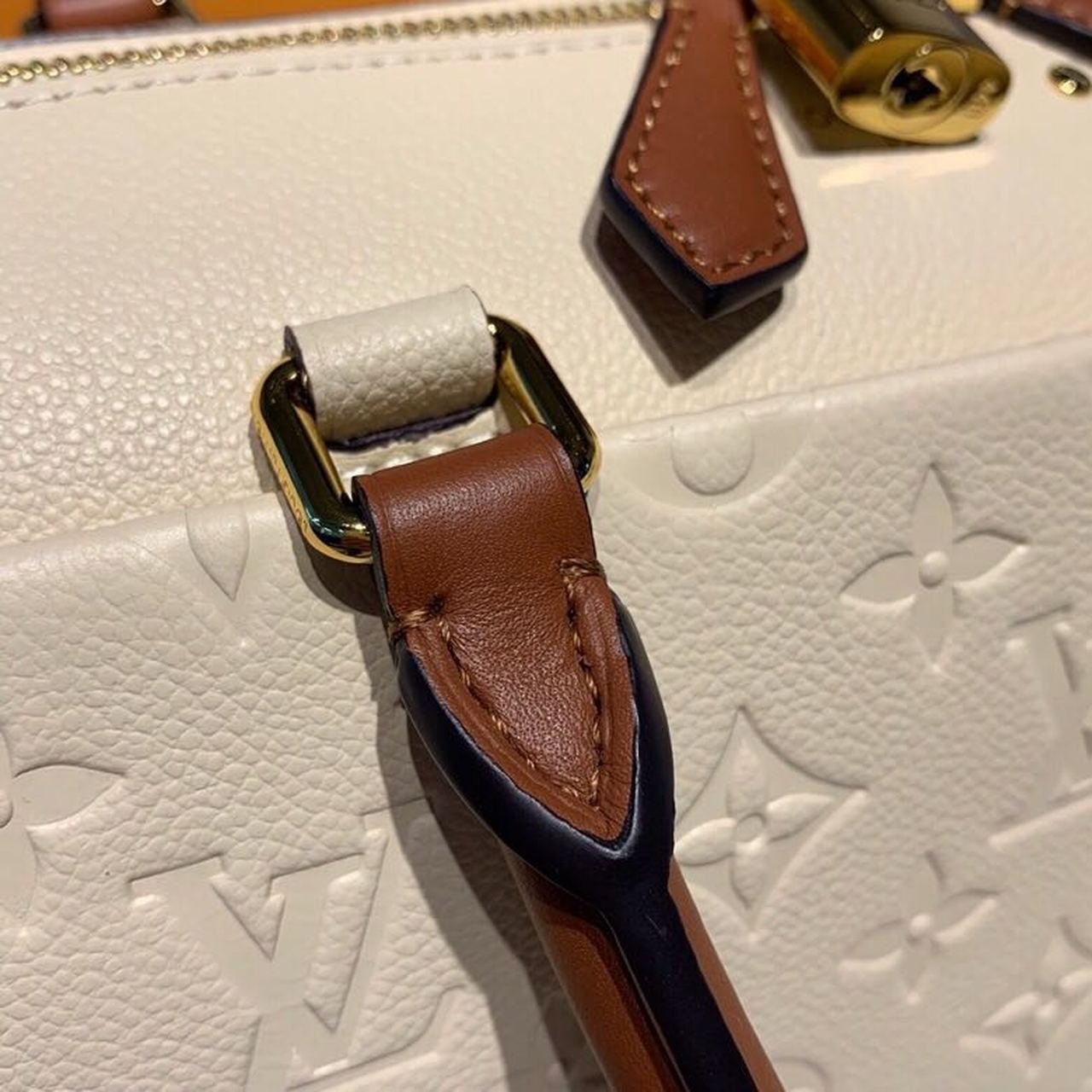 Louis Vuitton Speedy Bandouliere Bag 25cm Monogram Empreinte Leather Spring/Summer Collection M44736, Cr?me Caramel