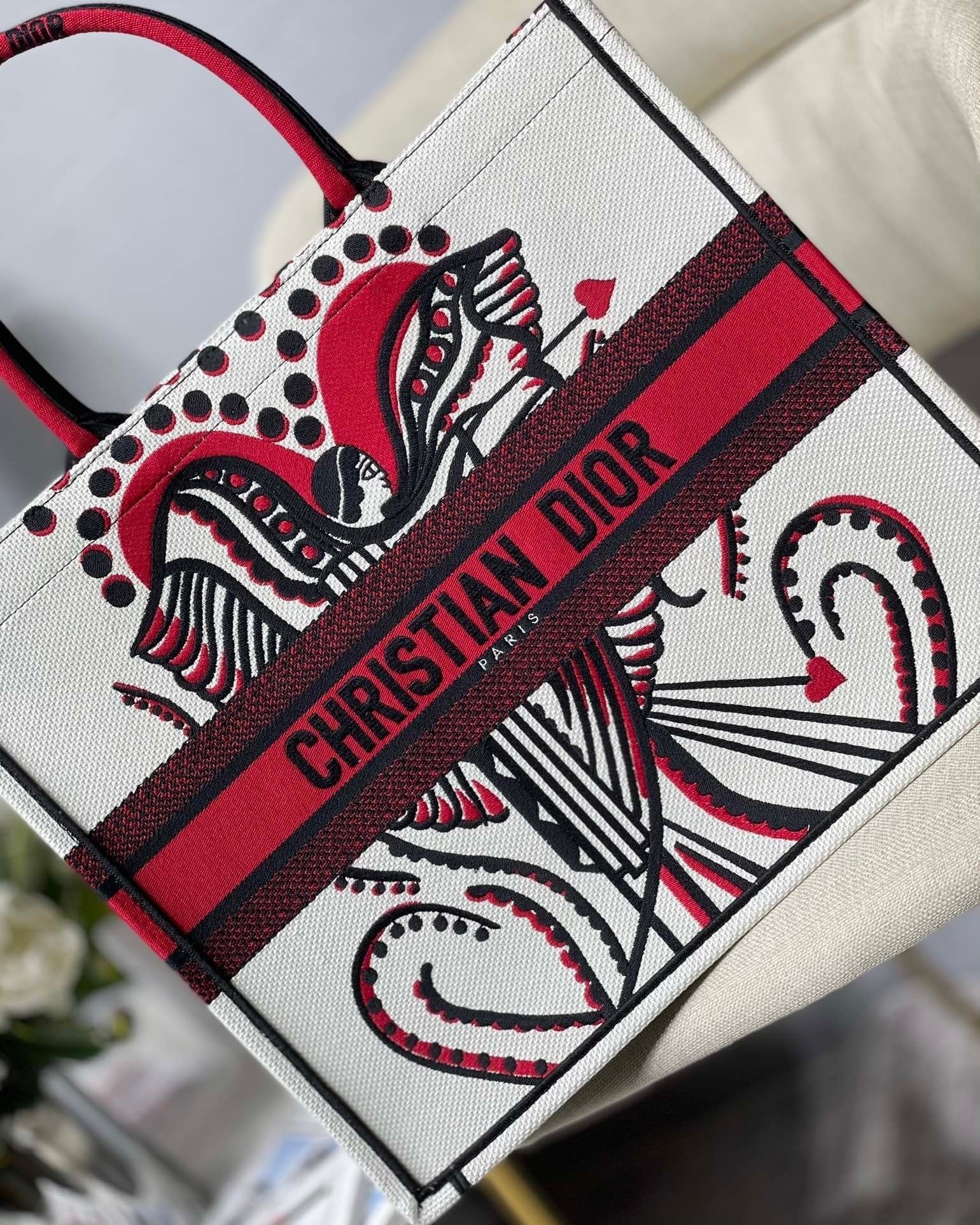 Christian Dior Medium Book Tote 42cm