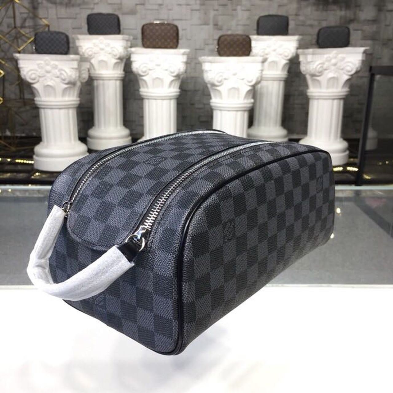 Louis Vuitton King Size Toiletry Bag 28cm Damier Graphite Canvas Spring/Summer Collection N47527, Black
