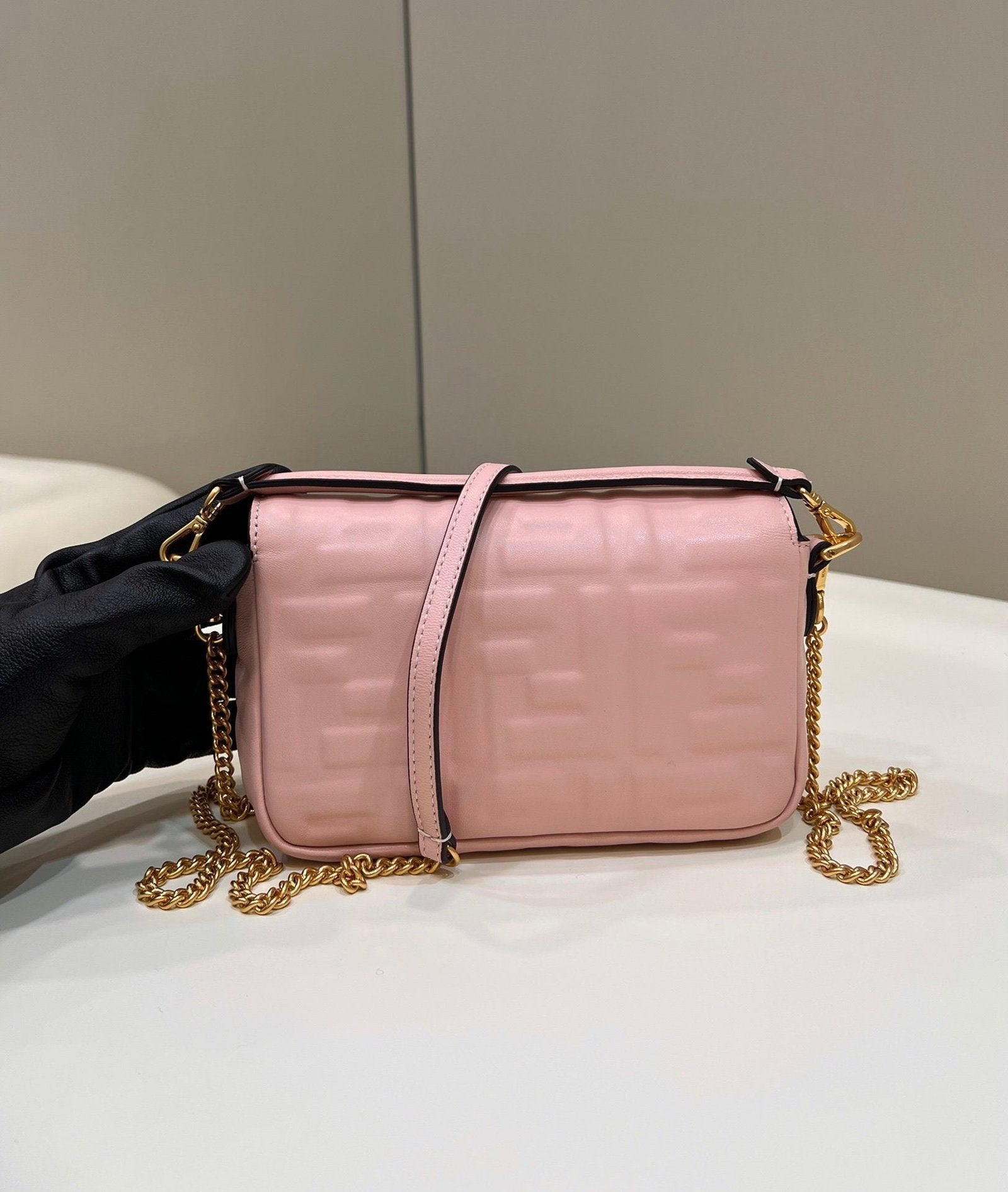 Fendi Baguette Bag 19cm Pink