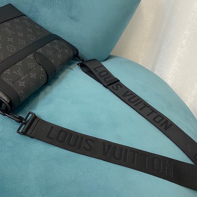 Louis Vuitton Saumur Messenger 30cm Black
