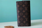 Louis Vuitton M81008 Brazza Wallet 19cm