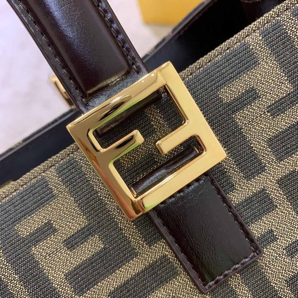 Fendi Medium Vintage Tote Handle Bag 34cm Brown