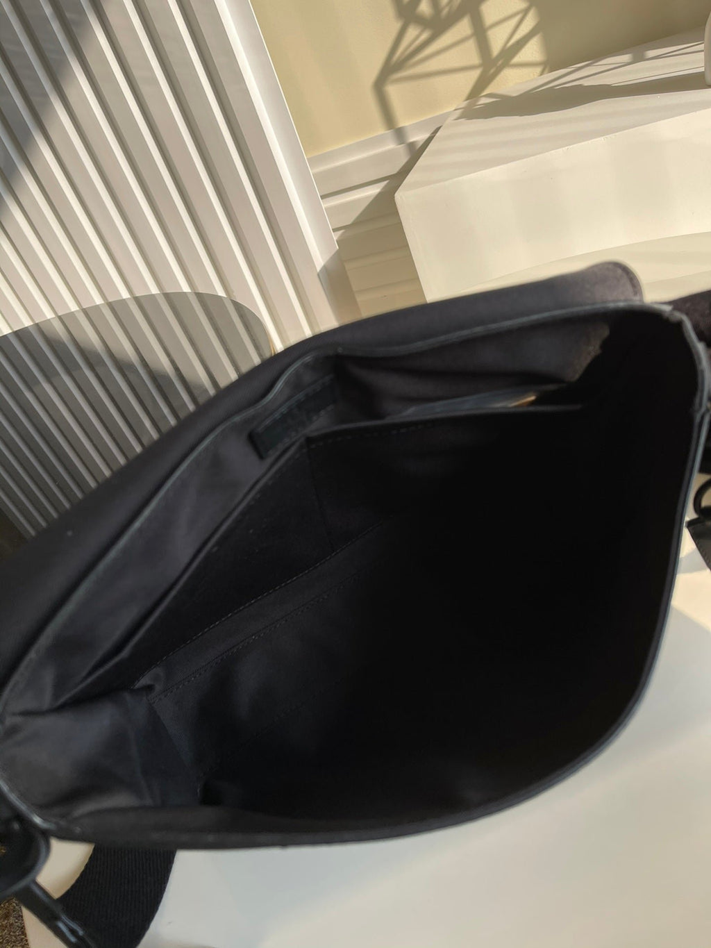 Louis Vuitton M57080 Messenger 28cm