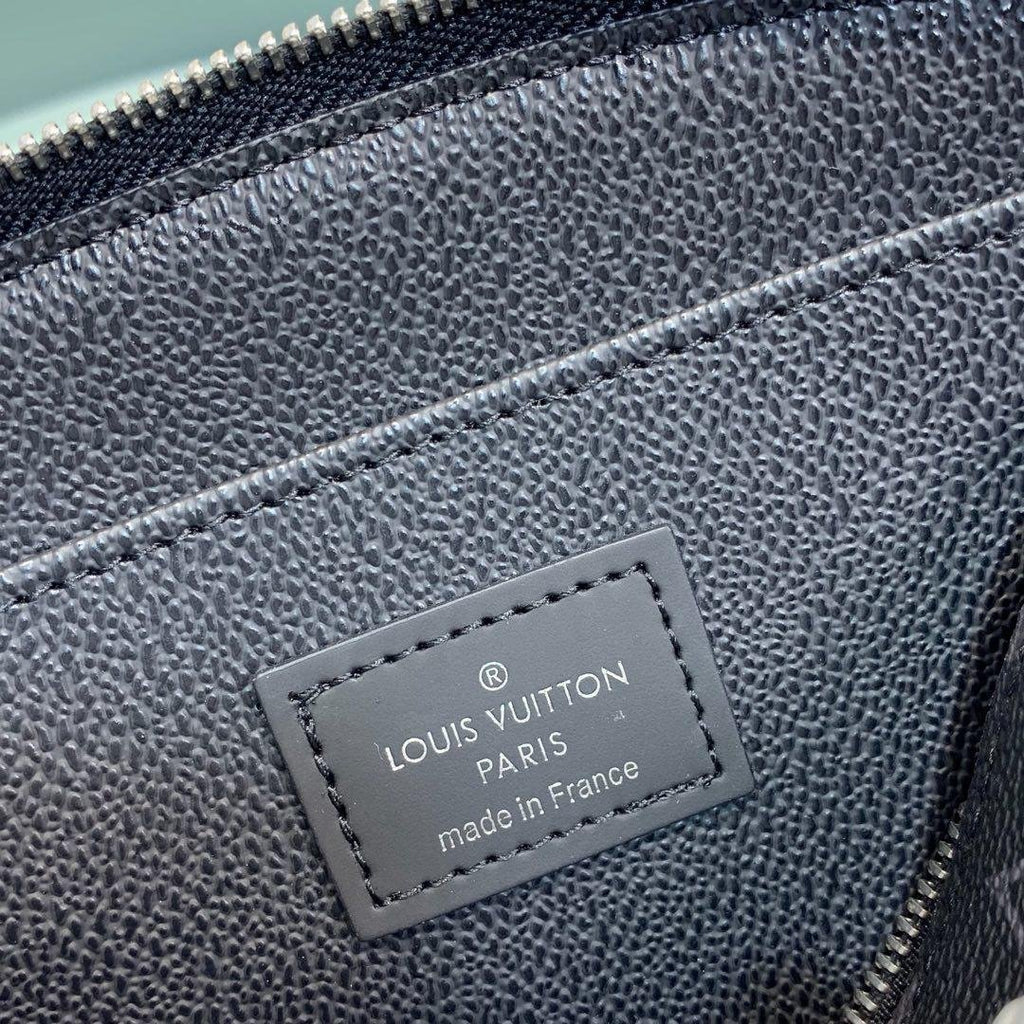 Louis Vuitton Cosmetic Pouch 19cm Black