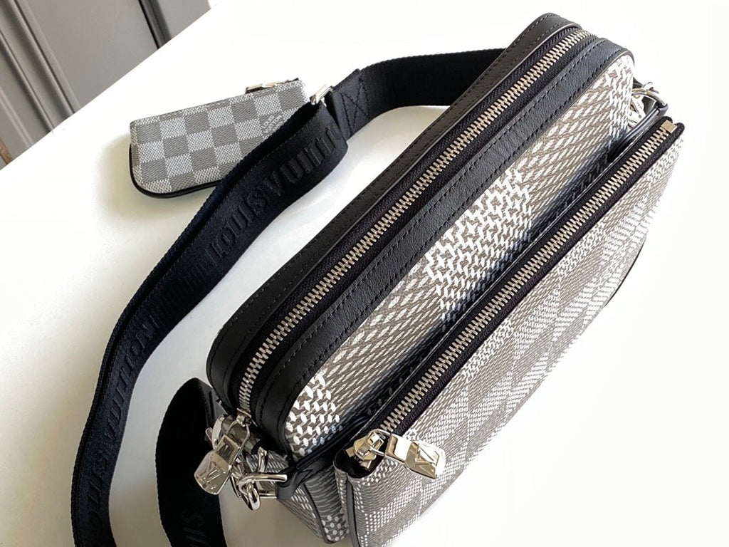 Louis Vuitton Trio Messenger 25cm