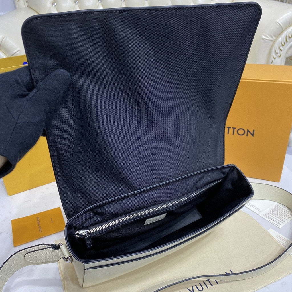 Louis Vuitton New Flap Messenger 29cm