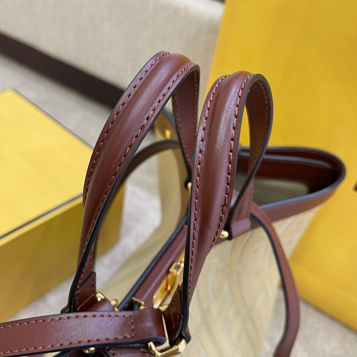 Fendi Peekaboo X-tote Bag 41cm Cream