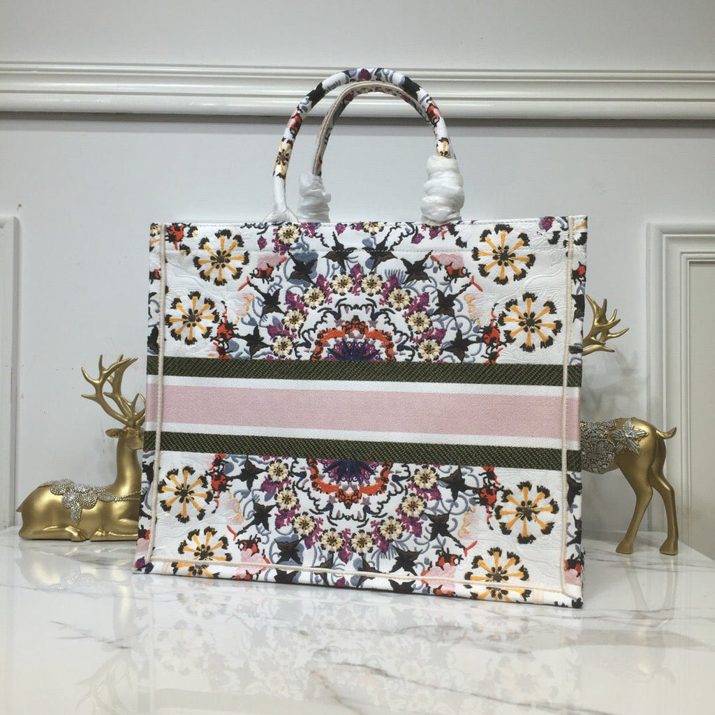 Christian Dior Book Tote 42 cm White