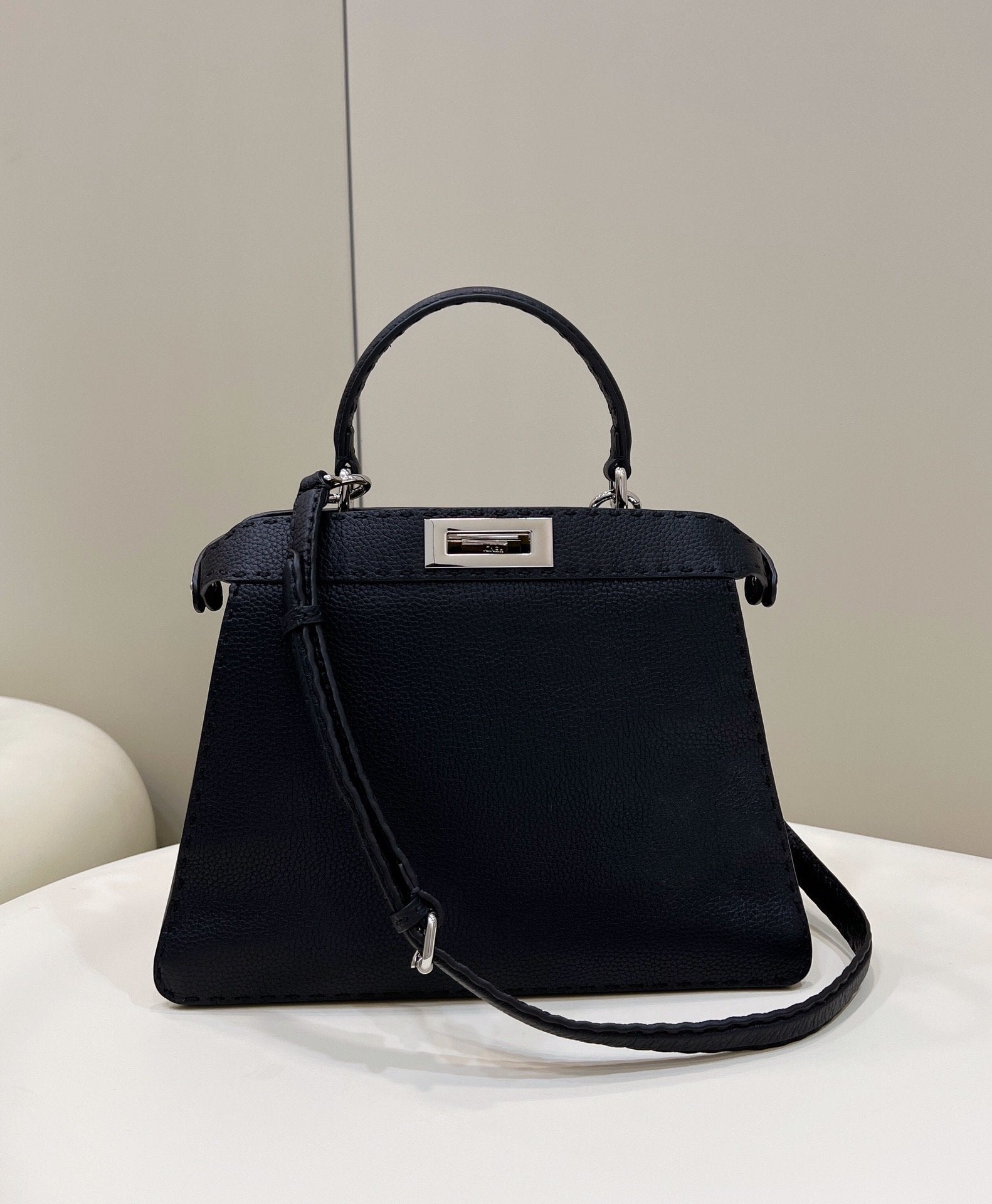 Fendi Peekaboo Iseeu Medium 33cm Black