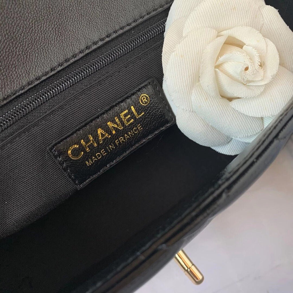 Chanel Classic Flapbag Gold Hardware 23cm Black