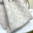 Louis Vuitton Muria Bag 22cm Mahina Calfskin Leather Spring/Summer Collection M57526 Mist
