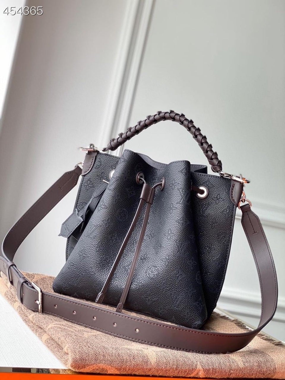 Louis Vuitton Muria Bag 22cm Mahina Calfskin Leather Spring/Summer Collection M55800 Black