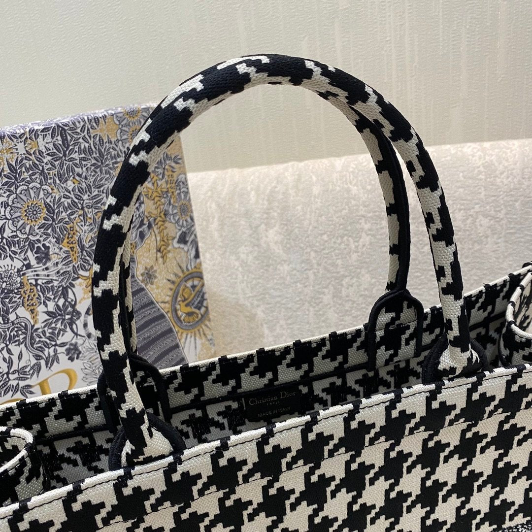 Christian Dior Book Tote Bag 42 cm Black/White