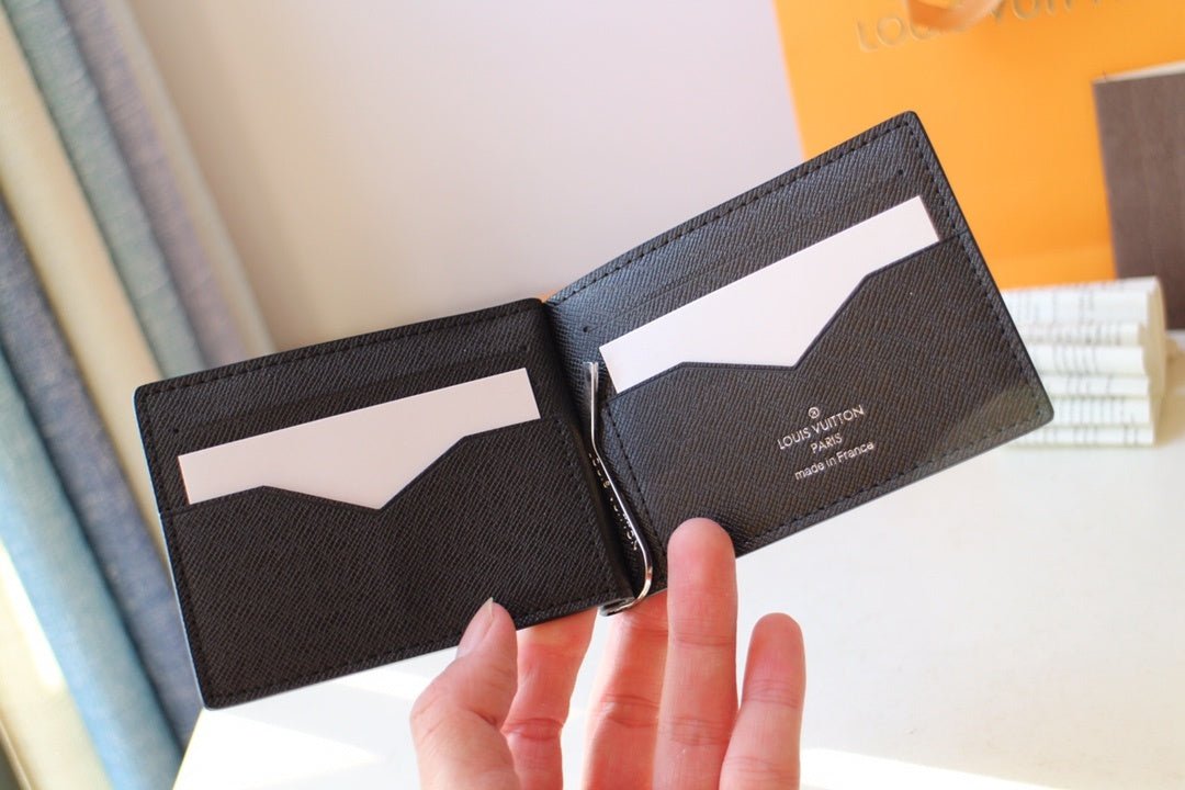 Louis Vuitton Clutch 12cm Black