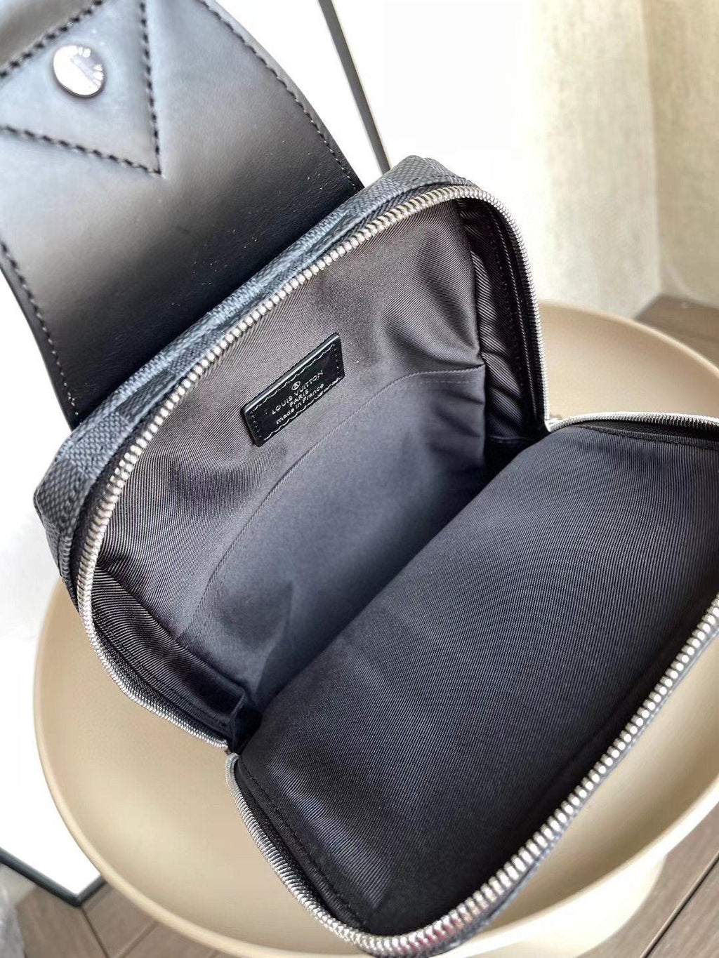 Louis Vuitton Avenue Sling Bag 31cm